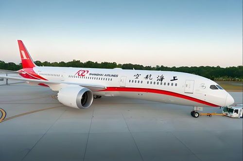邱金亮:从上海航空到财报玄机的旅程